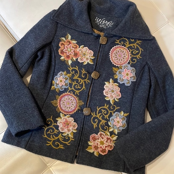 Icelandic Design Wool Embroidered Sweater Jacket Size Small - Picture 2 of 16